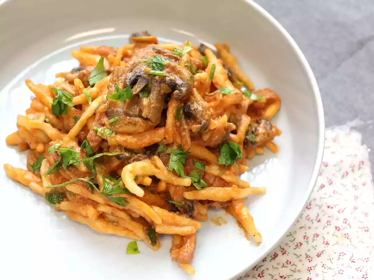 Paste alla boscaiola, fel principal ideal pentru mesele de toamnă și iarnă - poza 2