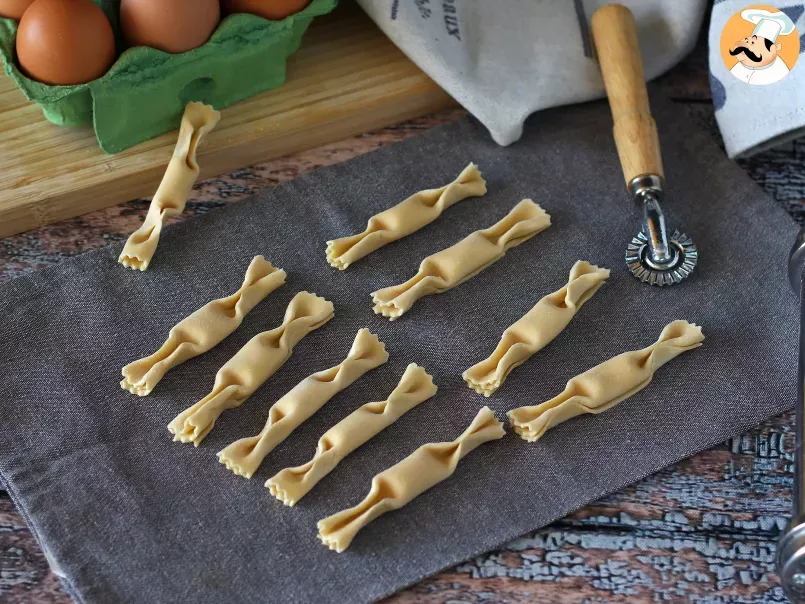 Paste Caramelle, ravioli în formă de bomboane, umplutute cu dovleac și ricotta, poza 1