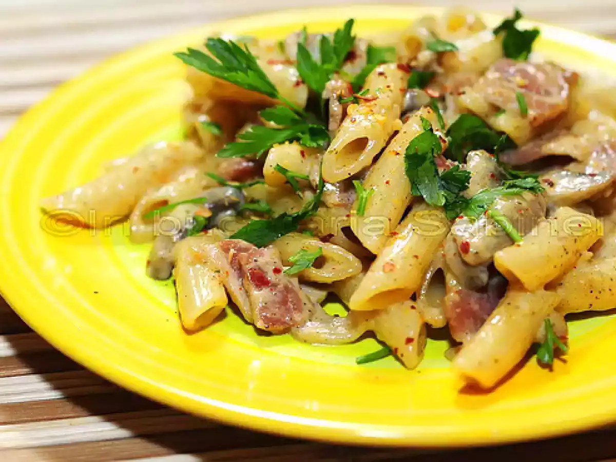 PASTE CU BACON SI CIUPERCI