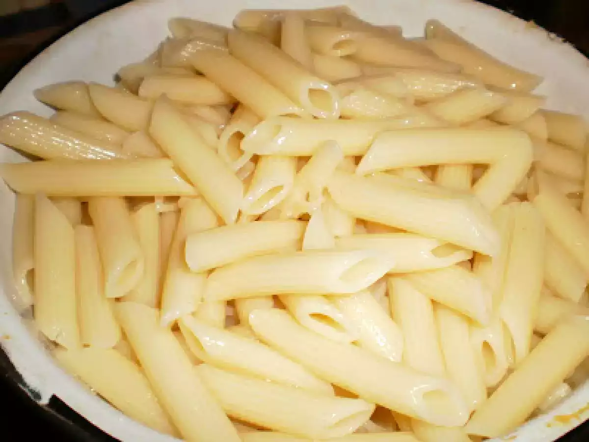 Paste cu branza si stafide - poza 2