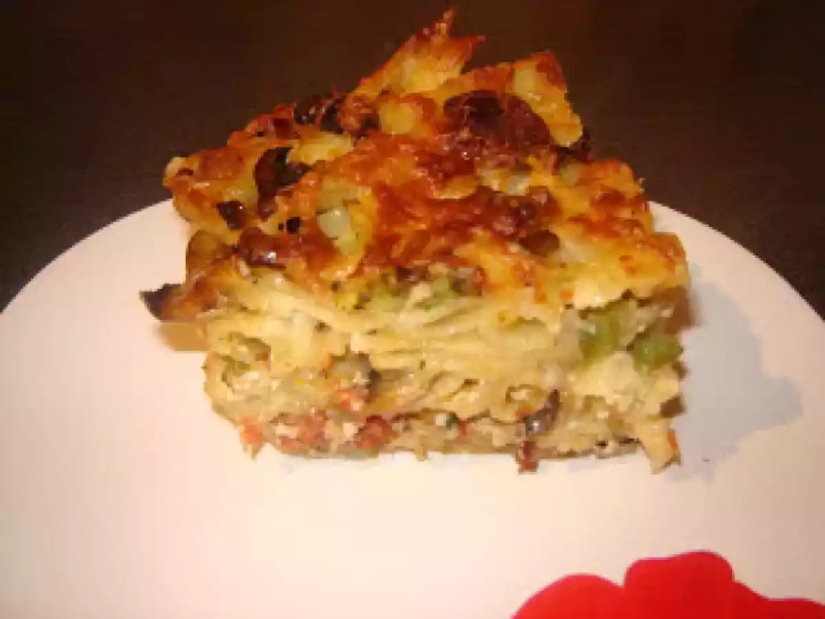 Paste cu broccoli si carnaciori la cuptor