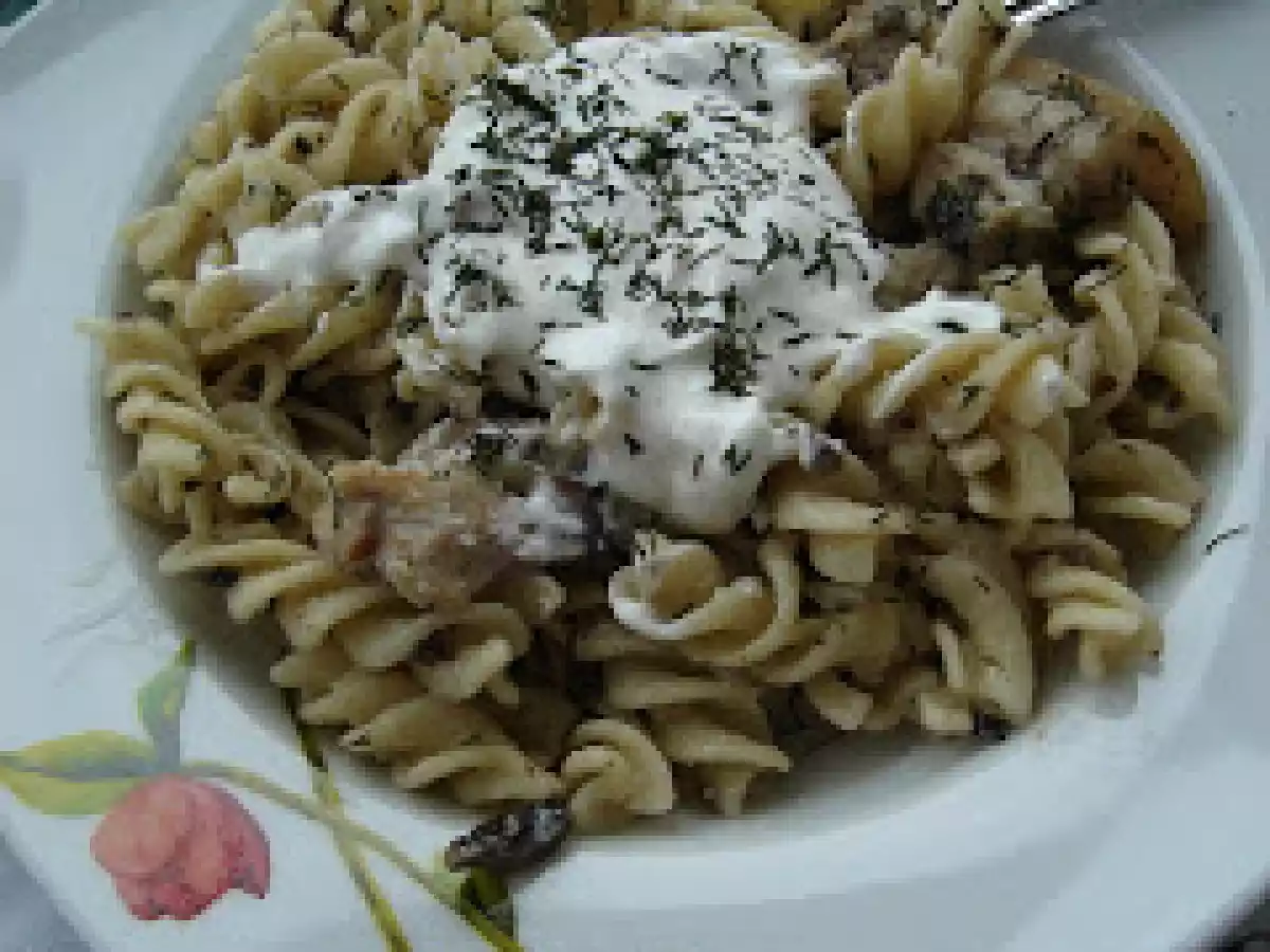 Paste cu carne de porc, ciuperci si smantana