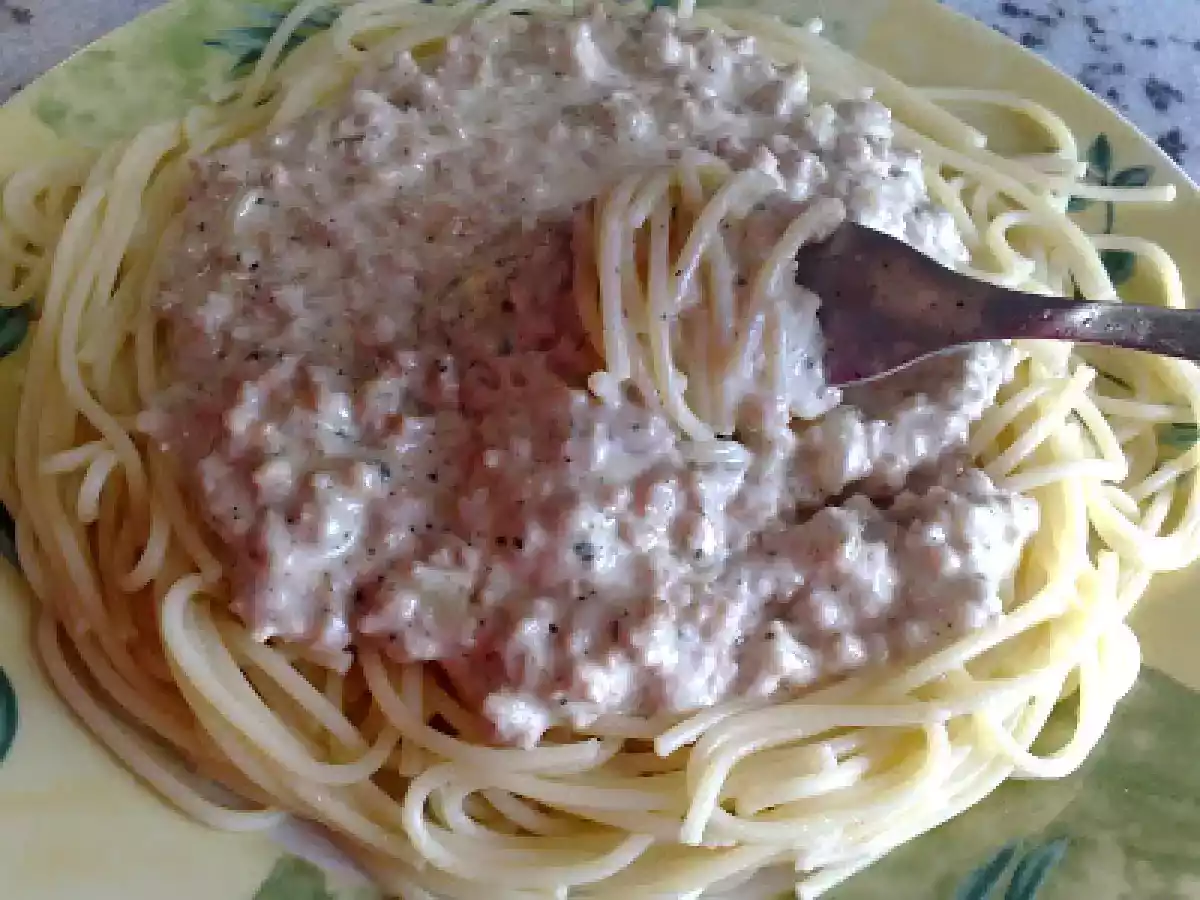 Paste cu carne si sos de smantana cu cascaval - poza 2