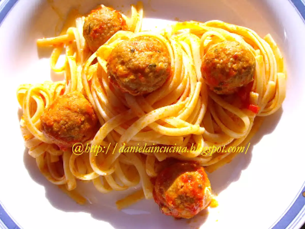 Paste cu chiftele in sos de rosii - poza 2