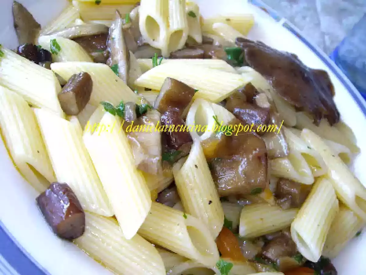 Paste cu ciuperci/Penne ai funghi - poza 10