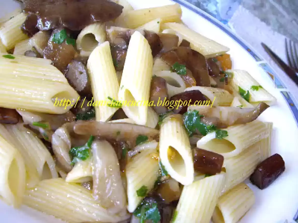 Paste cu ciuperci/Penne ai funghi - poza 11