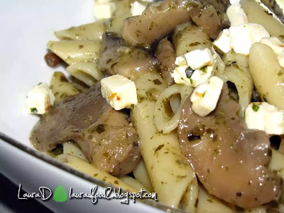Paste cu pesto, ciuperci si telemea - poza 3