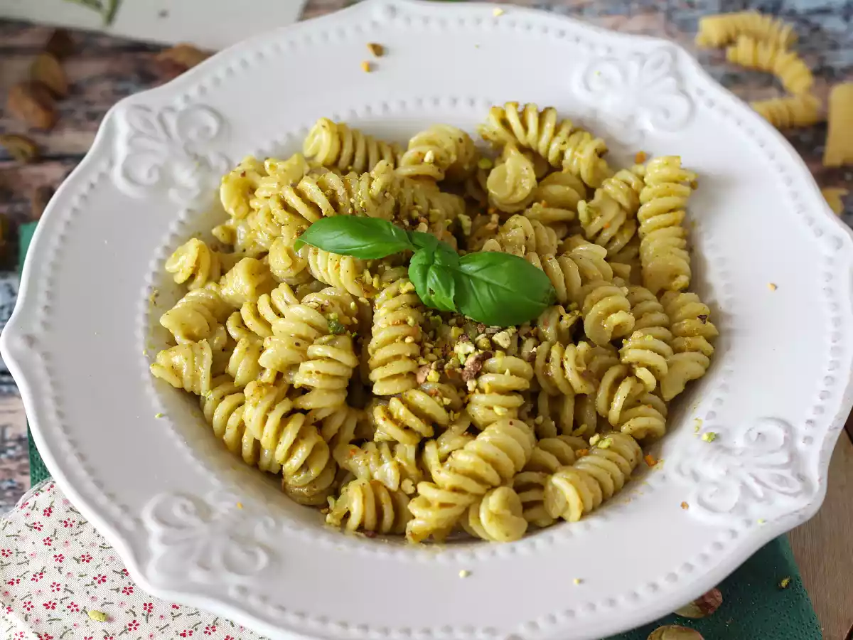 Paste cu pesto de fistic, o rețetă delicioasă și ușor de preparat - poza 3
