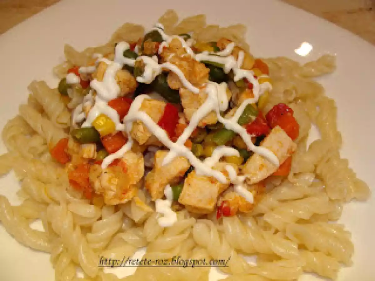 Paste cu piept de pui si salata mexicana - poza 7