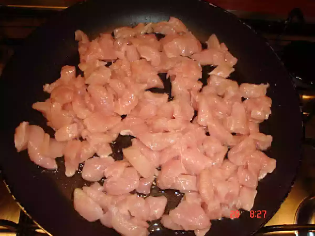 Paste cu piept de pui si sos bolognez. - poza 3