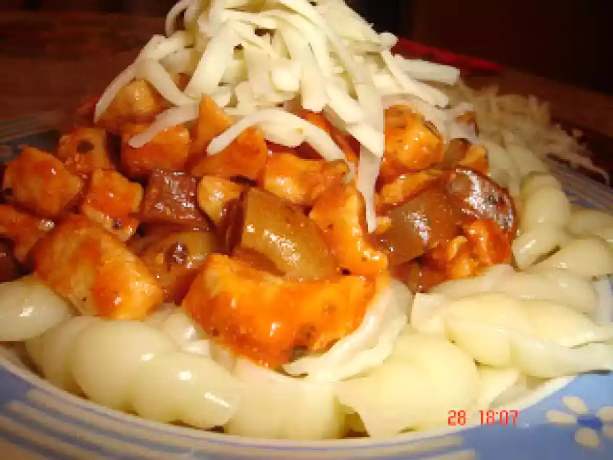 Paste cu piept de pui si sos bolognez. - poza 9