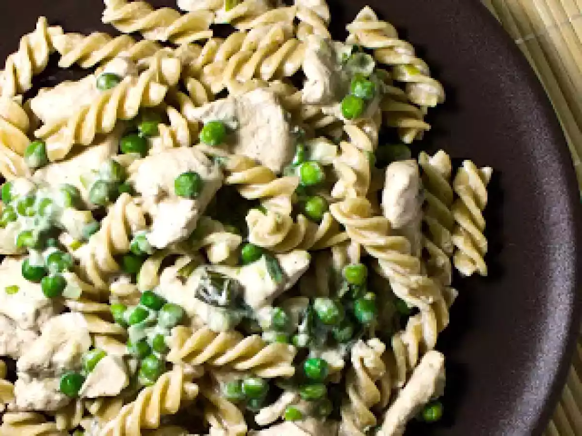 Paste cu pui si mazare - poza 2