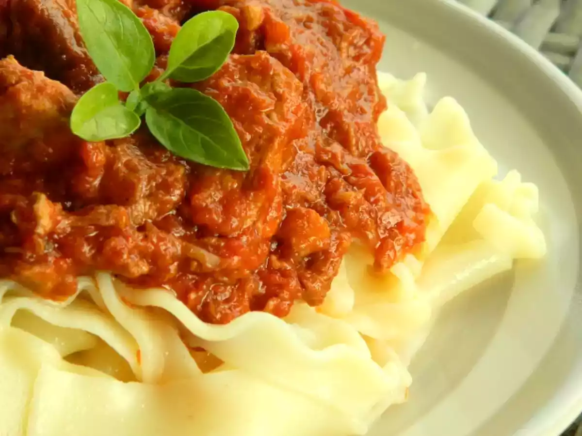 Paste cu ragu