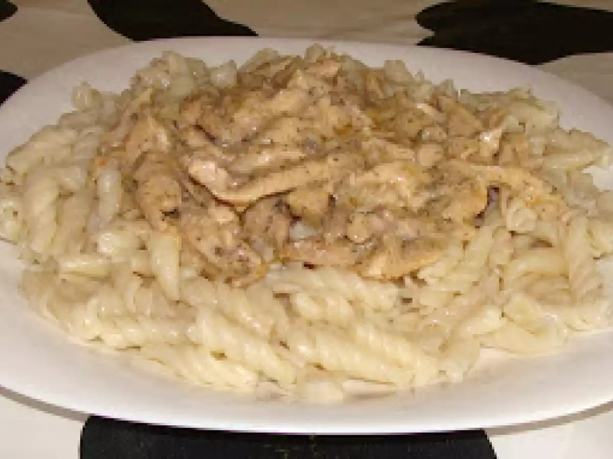 Paste cu sos alb de pui - poza 4