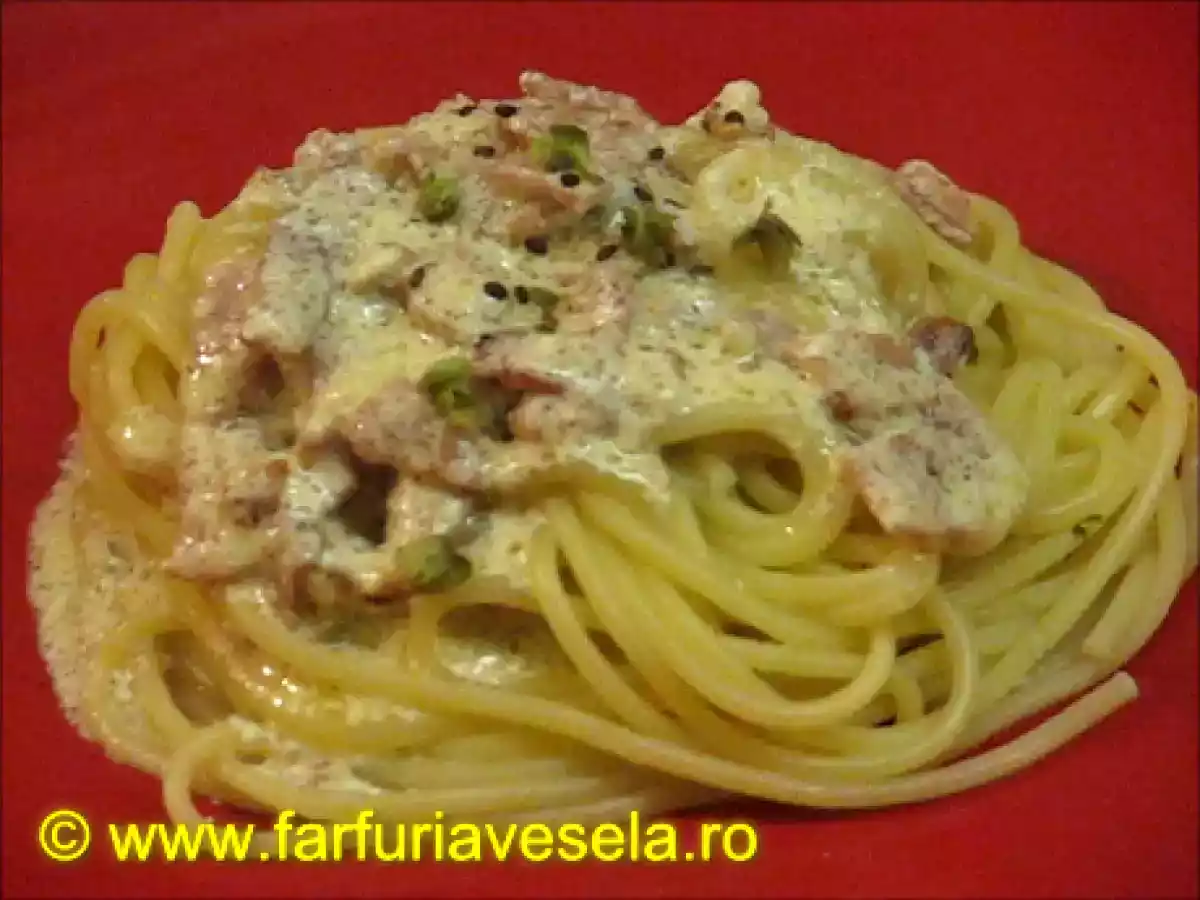 Paste cu sos alb (reteta video)