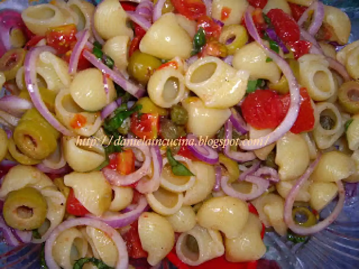 Paste cu sos crud si brinza/Pasta con sugo crudo e formaggio - poza 4