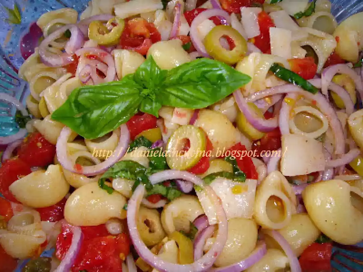 Paste cu sos crud si brinza/Pasta con sugo crudo e formaggio - poza 6