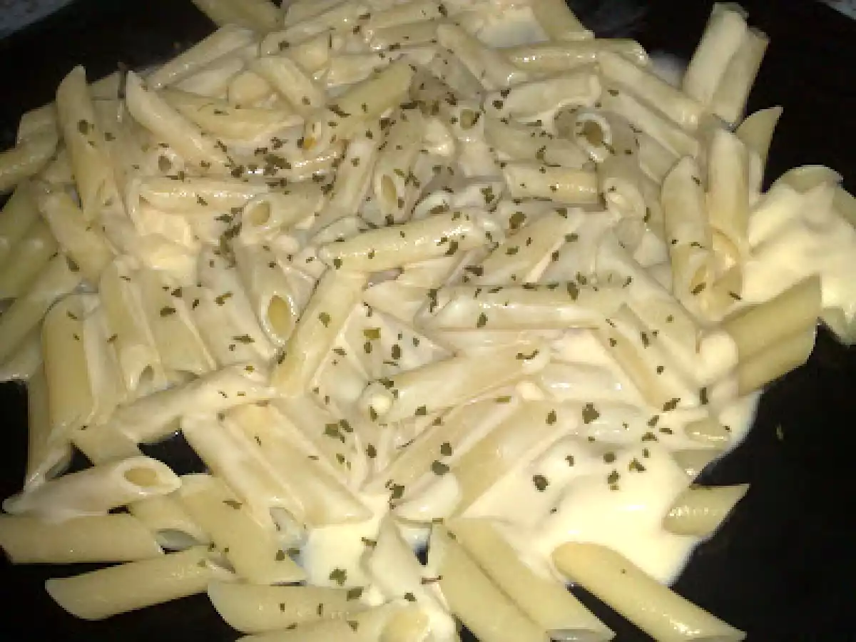 Paste cu sos de branza cu mucegai albastru