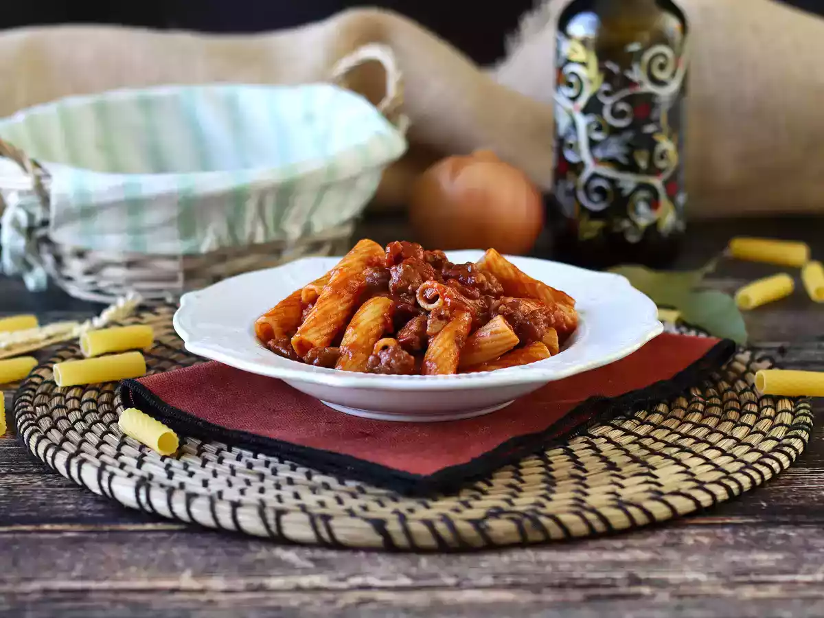 Paste cu sos de cârnați: o mâncare simplă cu aromă intensă - poza 7