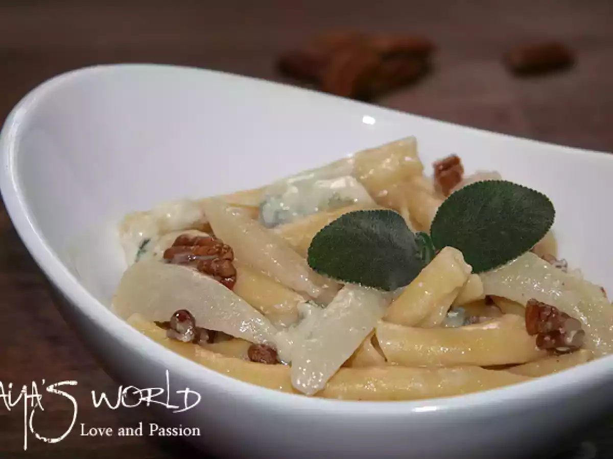 Paste cu sos de gorgonzola, pere si nuci pecan - poza 2