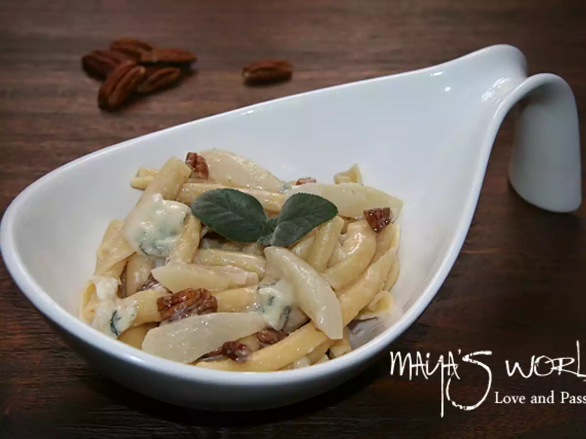 Paste cu sos de gorgonzola, pere si nuci pecan - poza 3