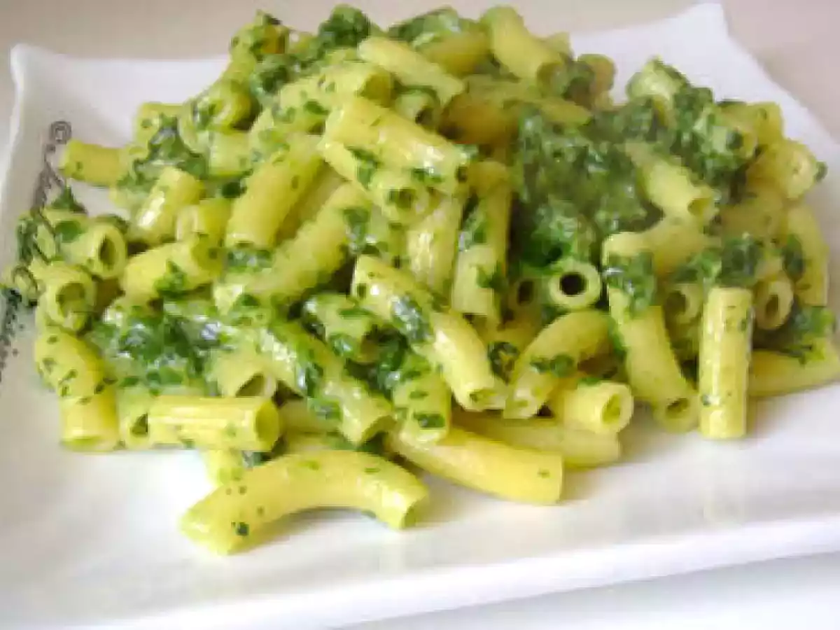 Paste cu sos de gorgonzola si spanac - poza 3