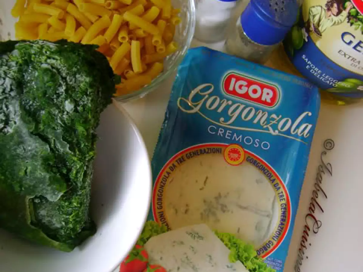 Paste cu sos de gorgonzola si spanac - poza 2