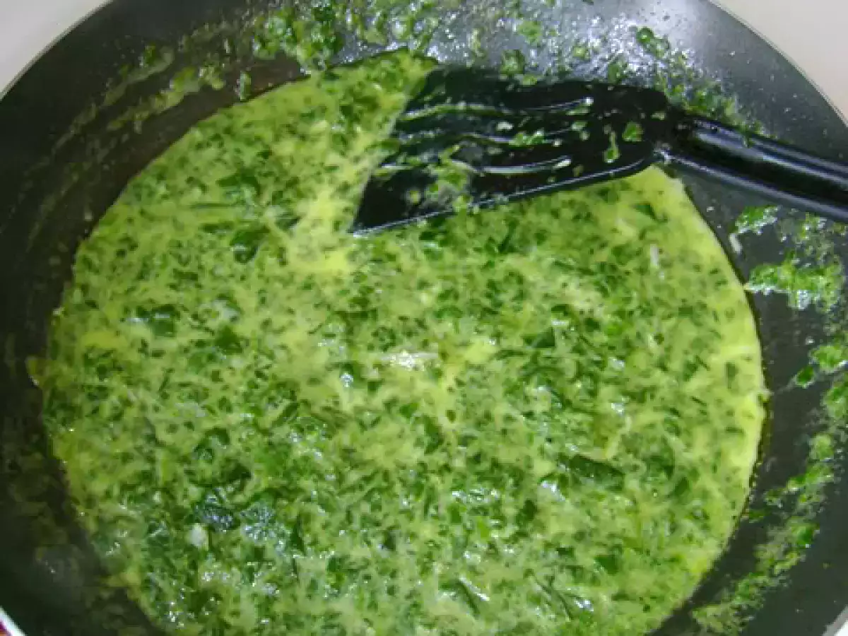 Paste cu sos de gorgonzola si spanac - poza 3