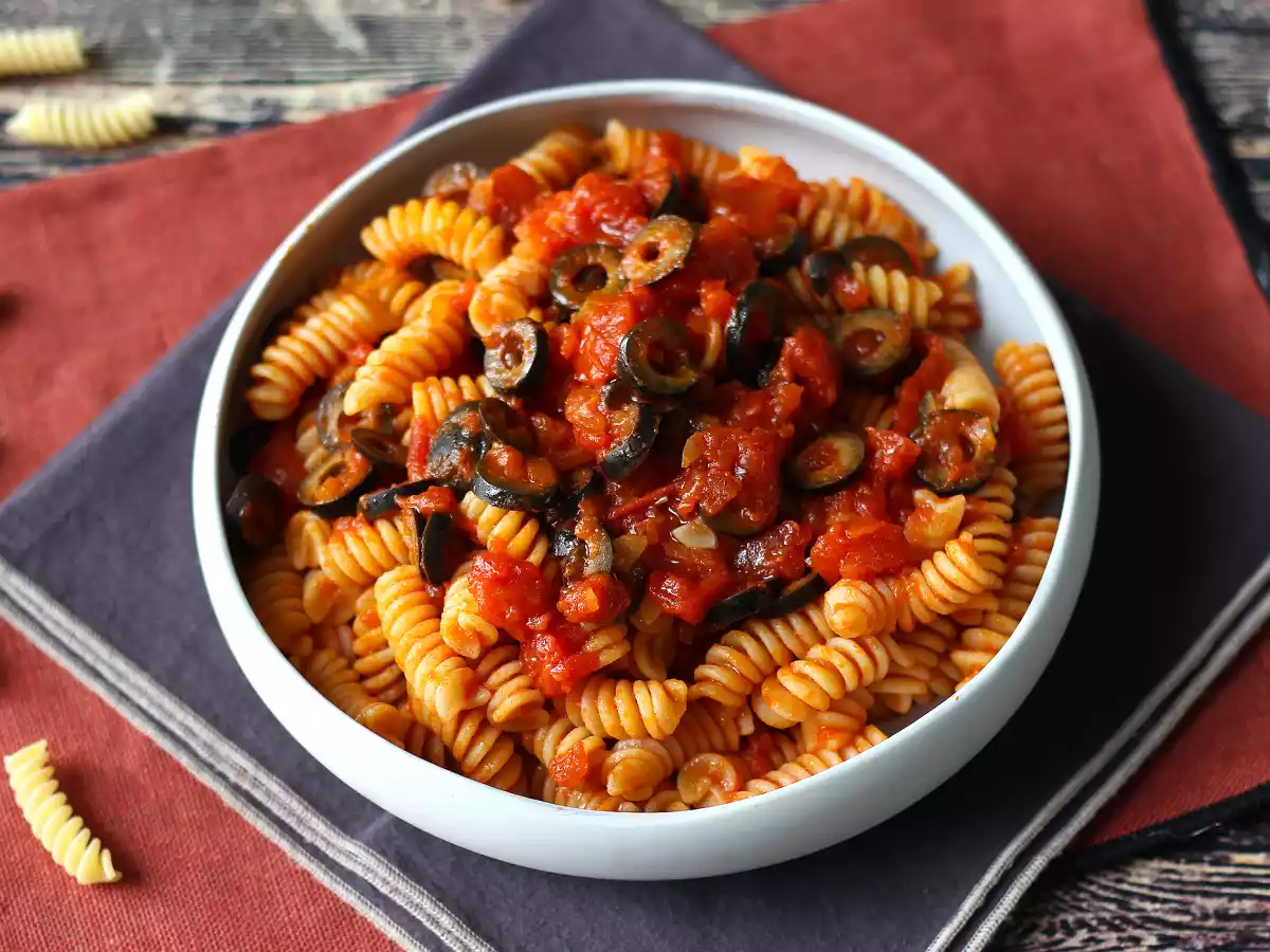 Paste cu sos de măsline: ieftine, gustoase și ușor de preparat! - poza 3