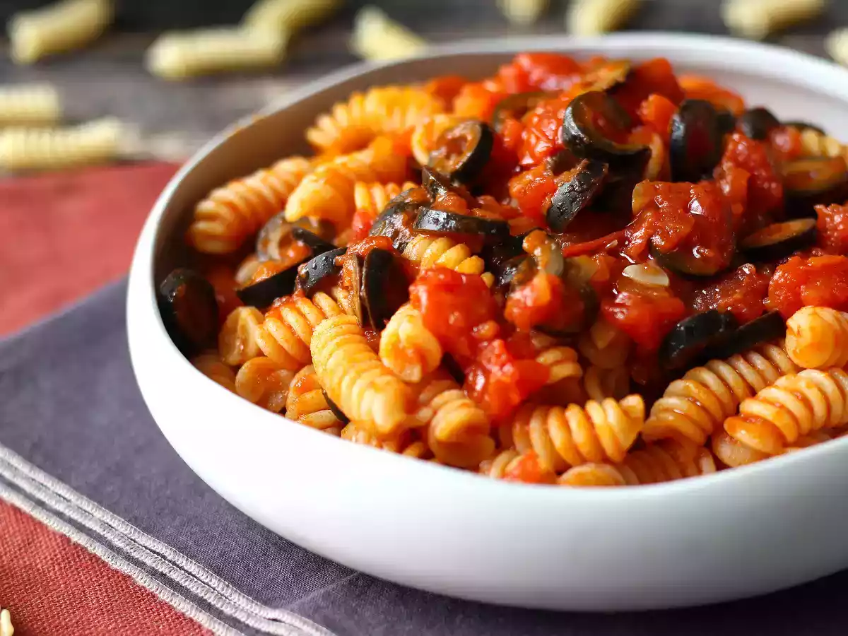 Paste cu sos de măsline: ieftine, gustoase și ușor de preparat! - poza 4