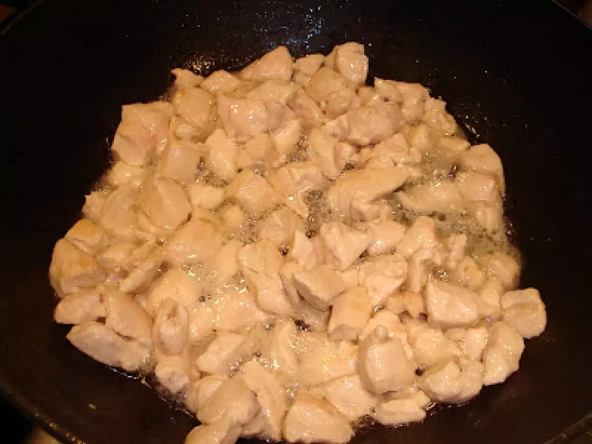 Paste cu sos picant si usturoi - poza 2