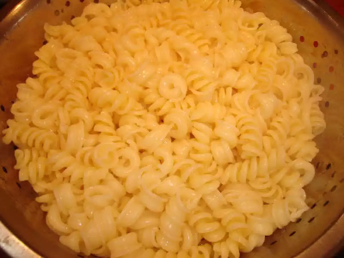 Paste cu sos picant si usturoi - poza 5