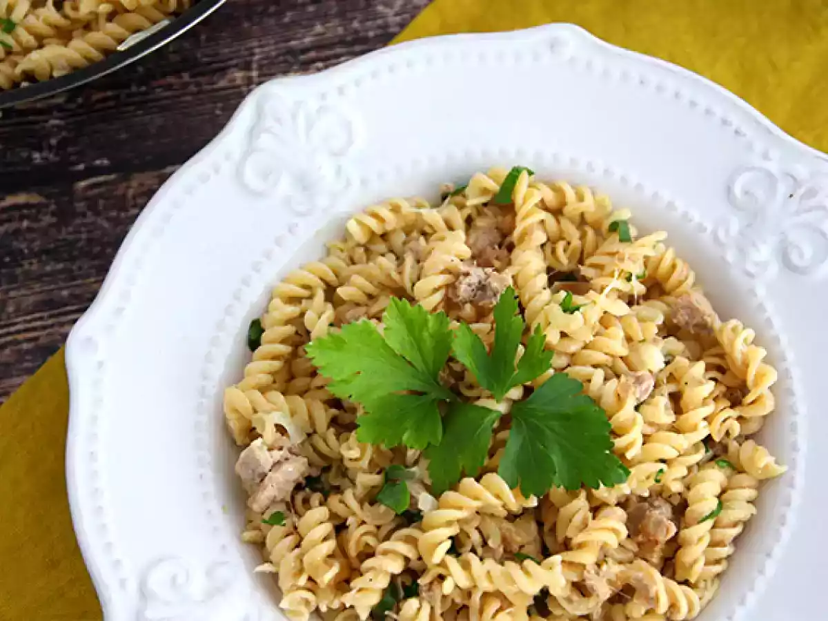 Paste cu sos si ton - poza 2