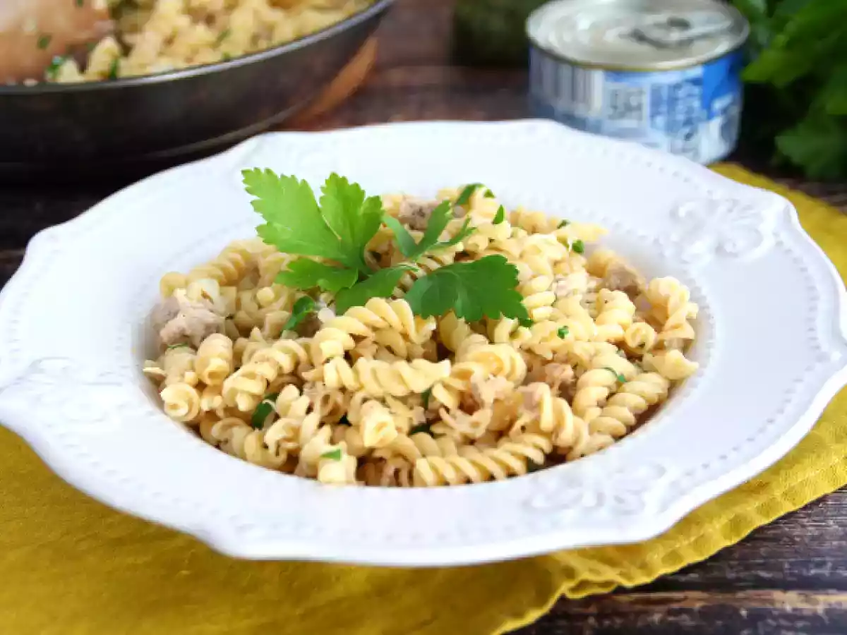 Paste cu sos si ton - poza 5