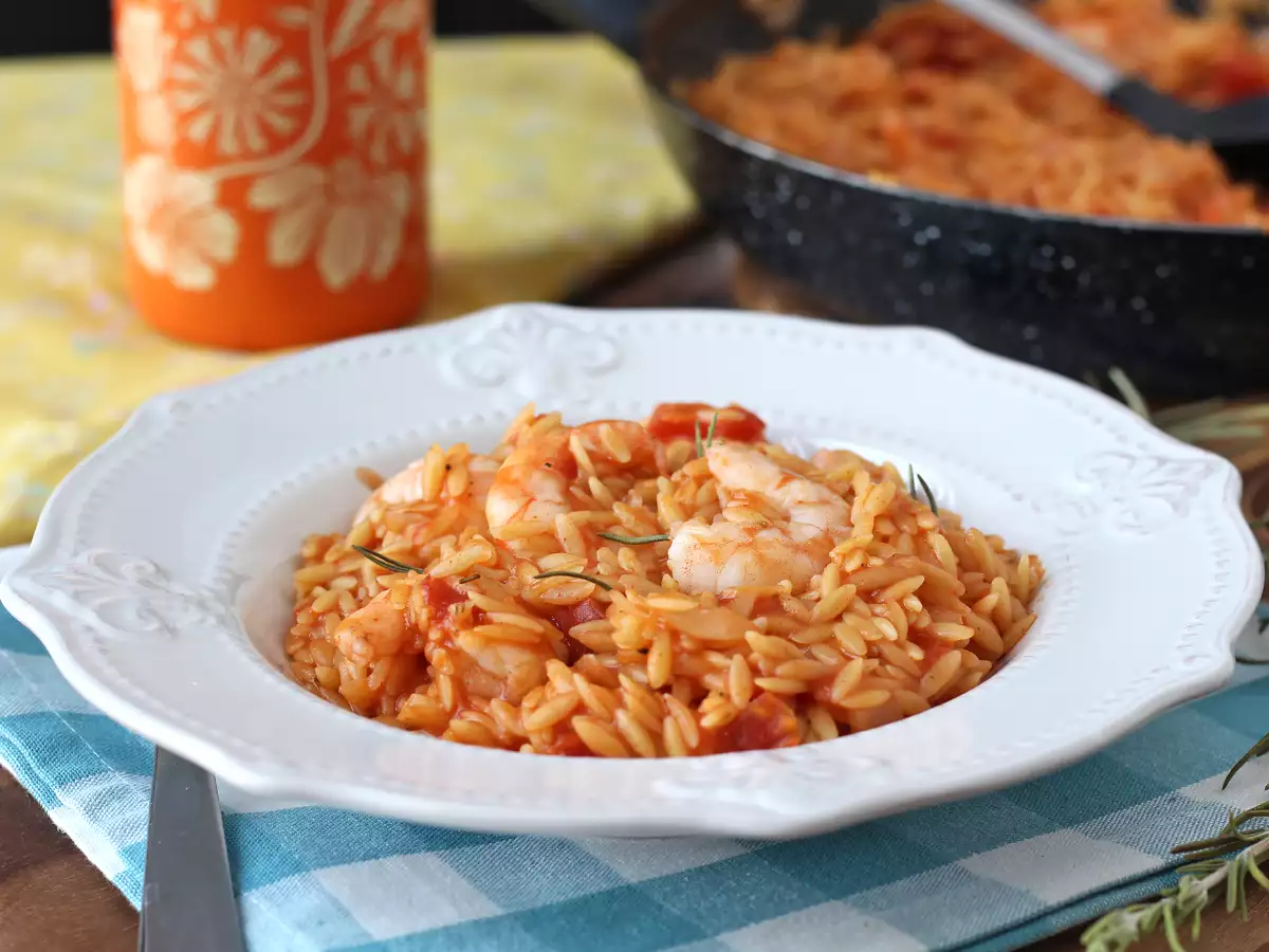 Paste orzo cu roșii și creveți, preparate ca un risotto - poza 2