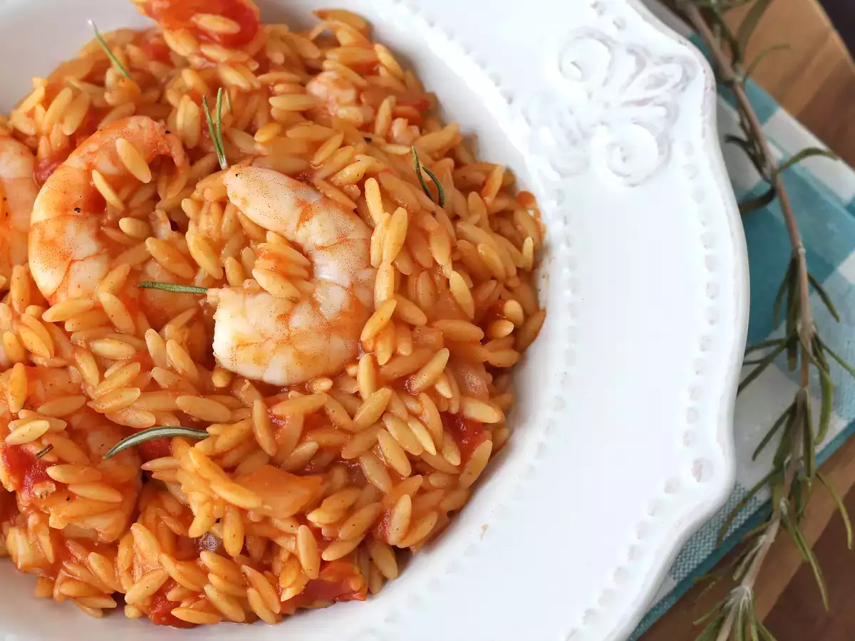 Paste orzo cu roșii și creveți, preparate ca un risotto - poza 4