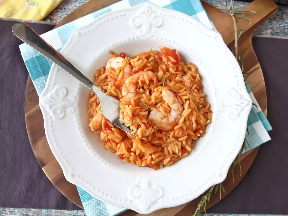 Paste orzo cu roșii și creveți, preparate ca un risotto - poza 6