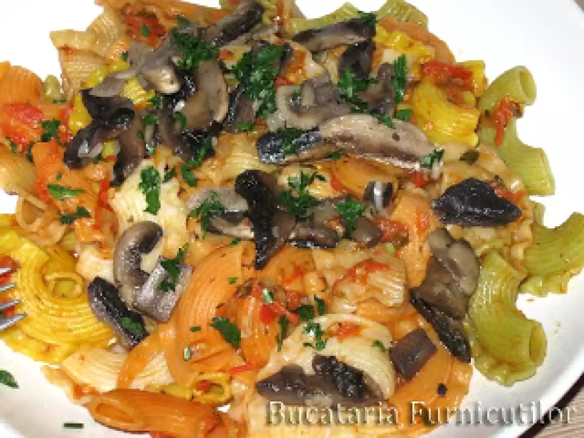 Paste Picante cu Ciuperci - poza 2