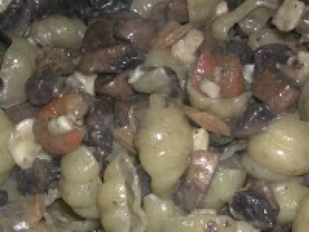 Paste scoici cu scoici si ciuperci