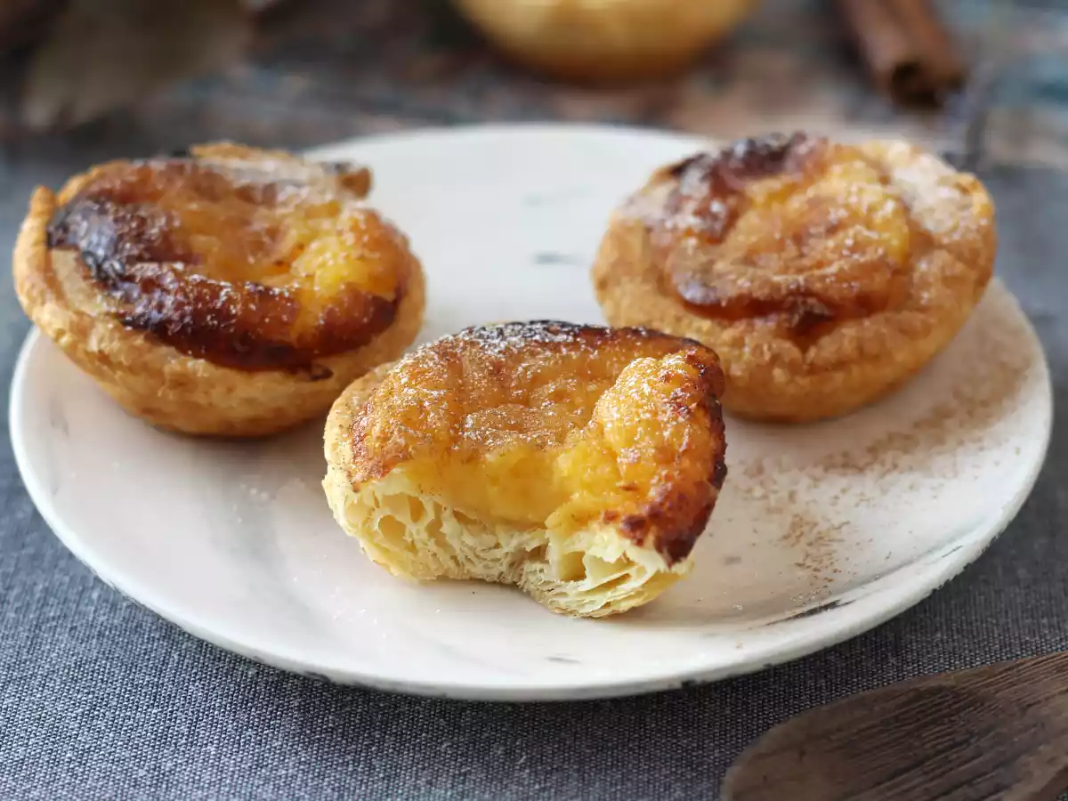 Pastéis de nata la Air Fyrer-Rețeta rapidă și ușoară pentru dulciurile tradiționale portugheze.