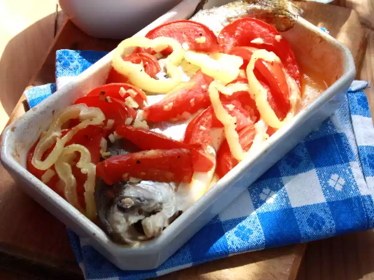 Pastrav la cuptor cu rosii si oregano