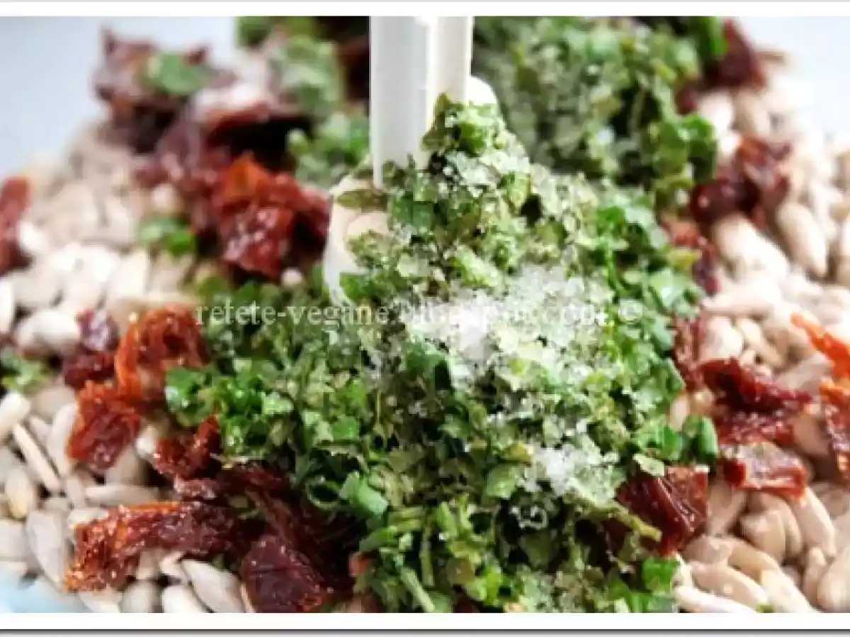 Pateu din seminte de floarea soarelui - poza 3