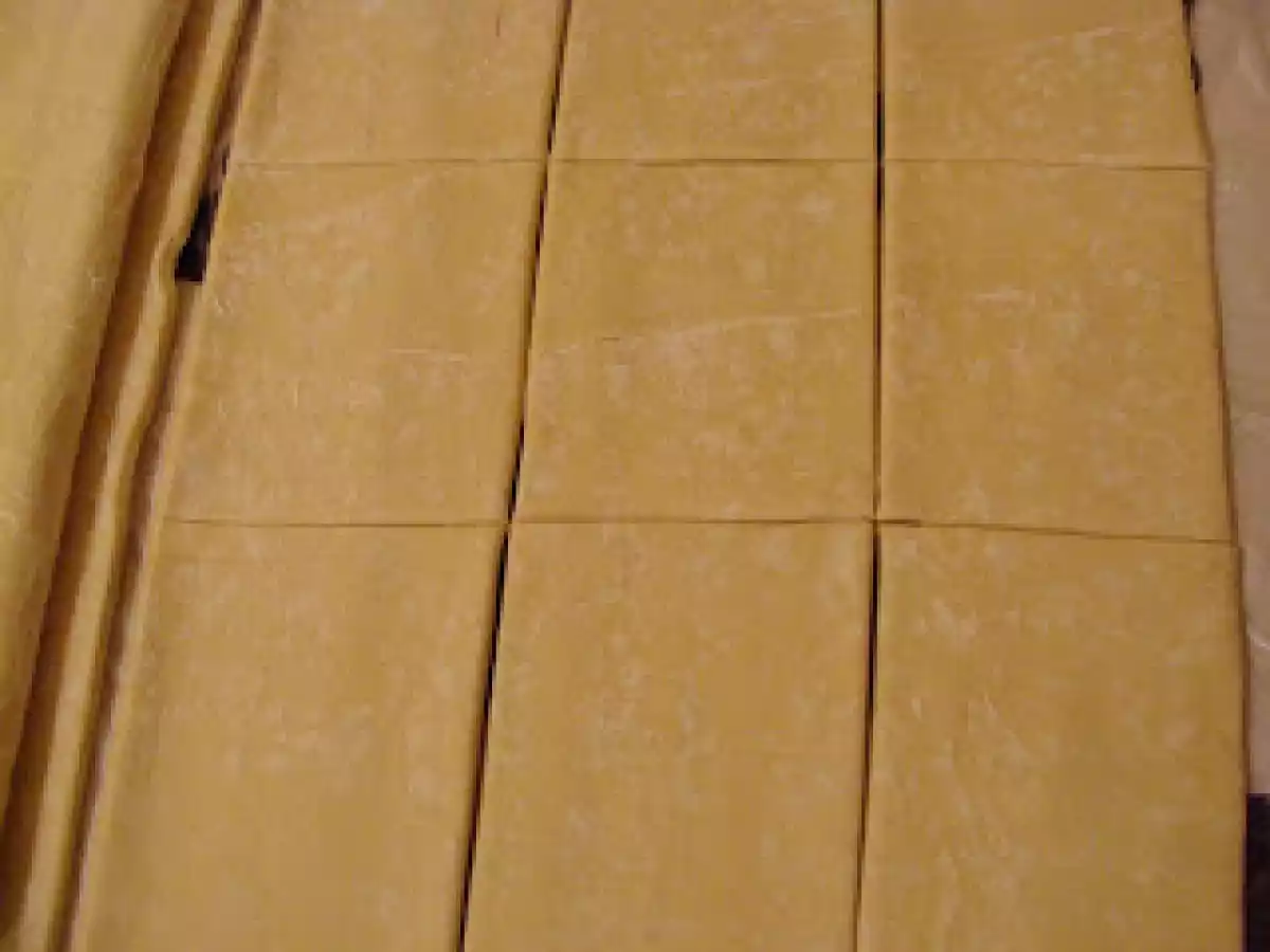 Pateuri cu sunca si cascaval - poza 3