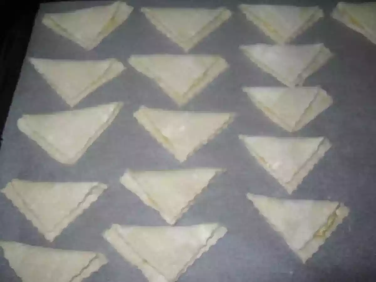 Pateuri sarate cu branza de oaie - poza 3