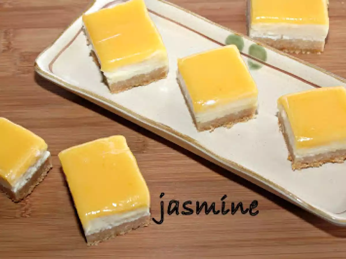 Patrate de Cheesecake cu Branza Quark si Lemon Curd - poza 3