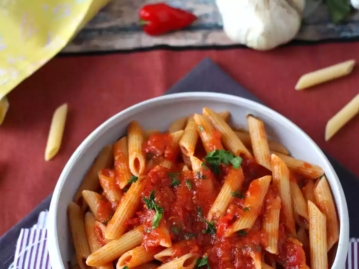 Penne all'arrabbiata: un clasic italian reconfortant! - poza 4