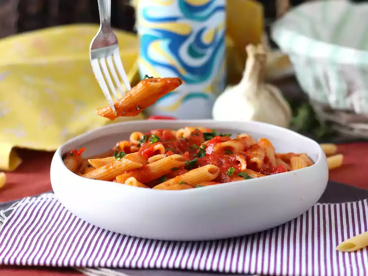 Penne all'arrabbiata: un clasic italian reconfortant! - poza 5