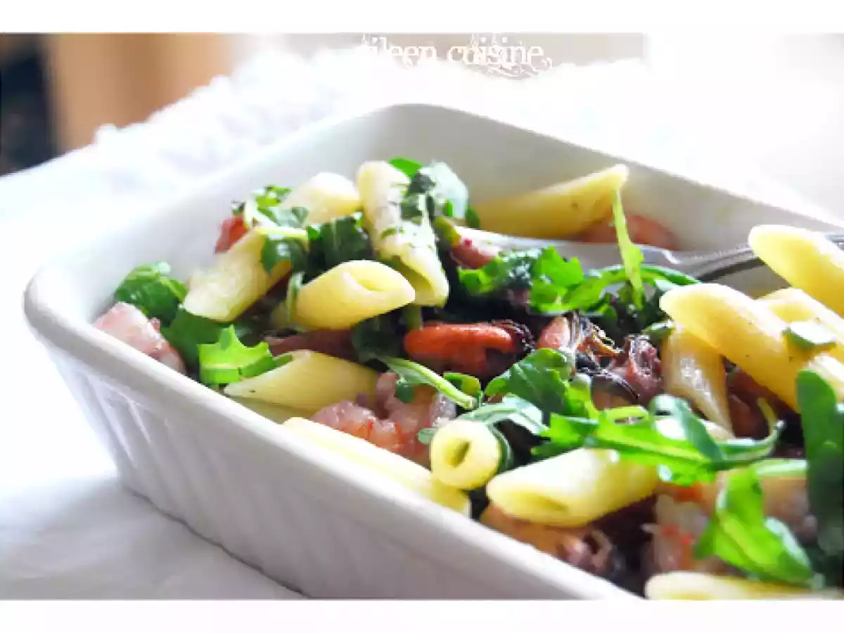 Penne cu creveti si scoici trase in vin - poza 2