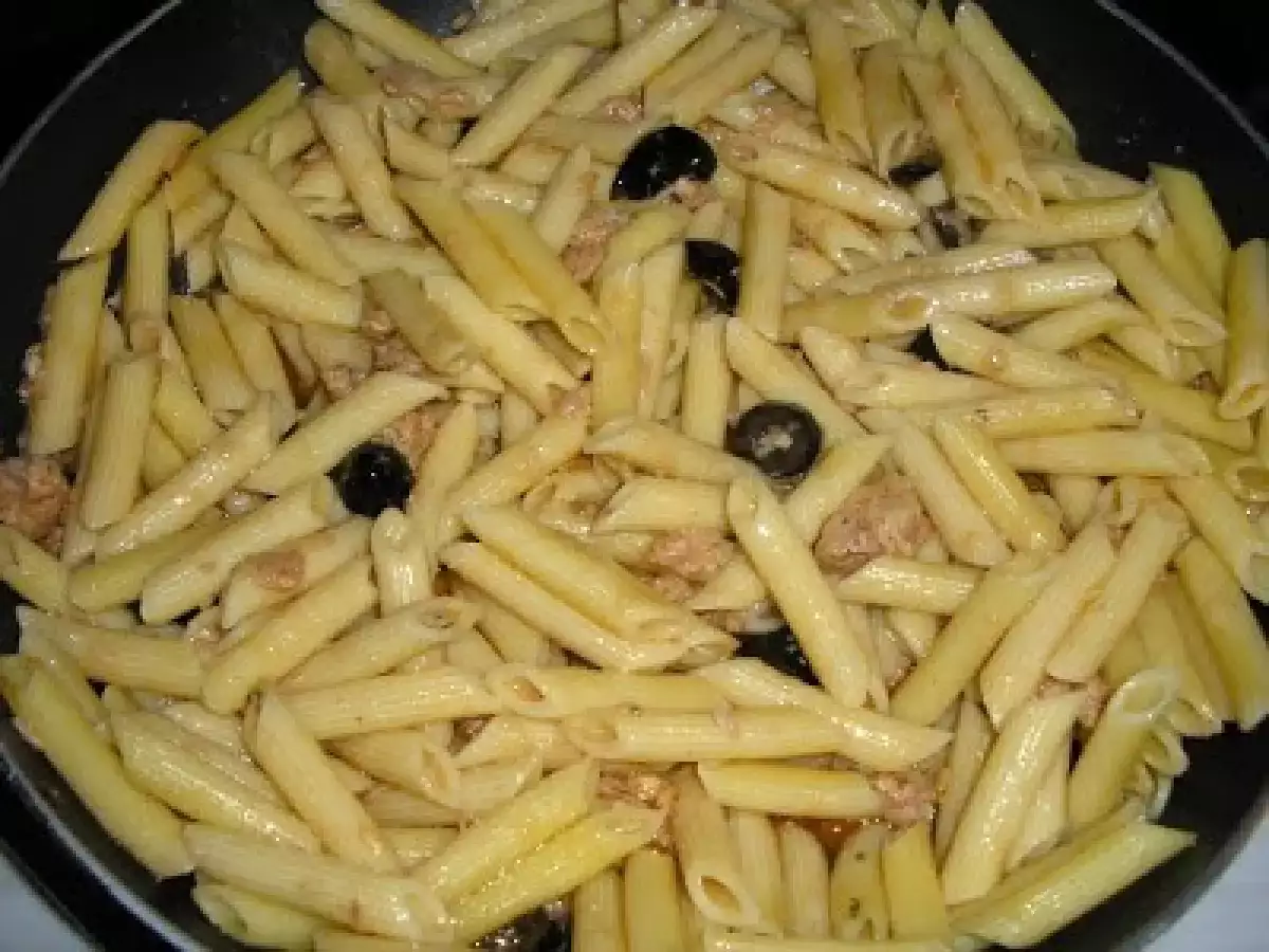 Penne cu ton si masline - poza 9