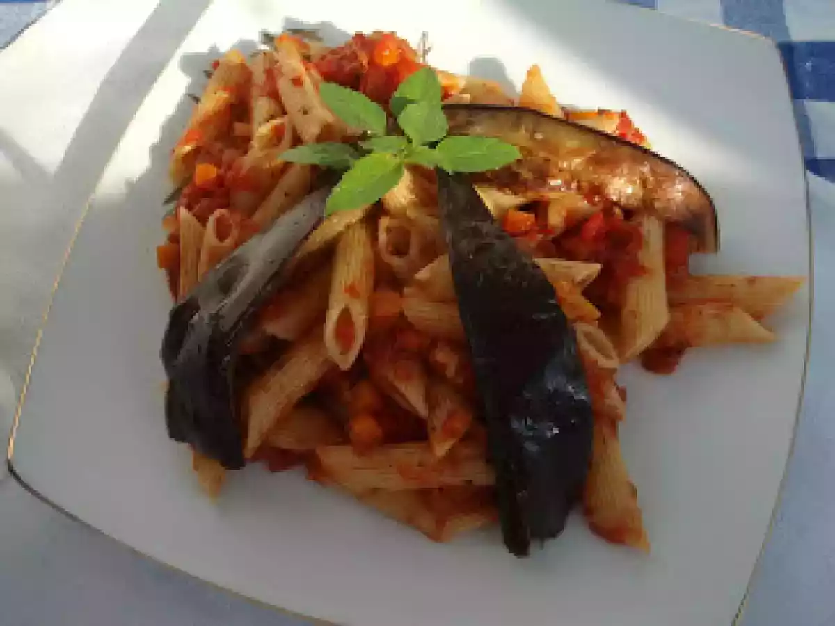 Penne cu vinete si sos de rosii - poza 2